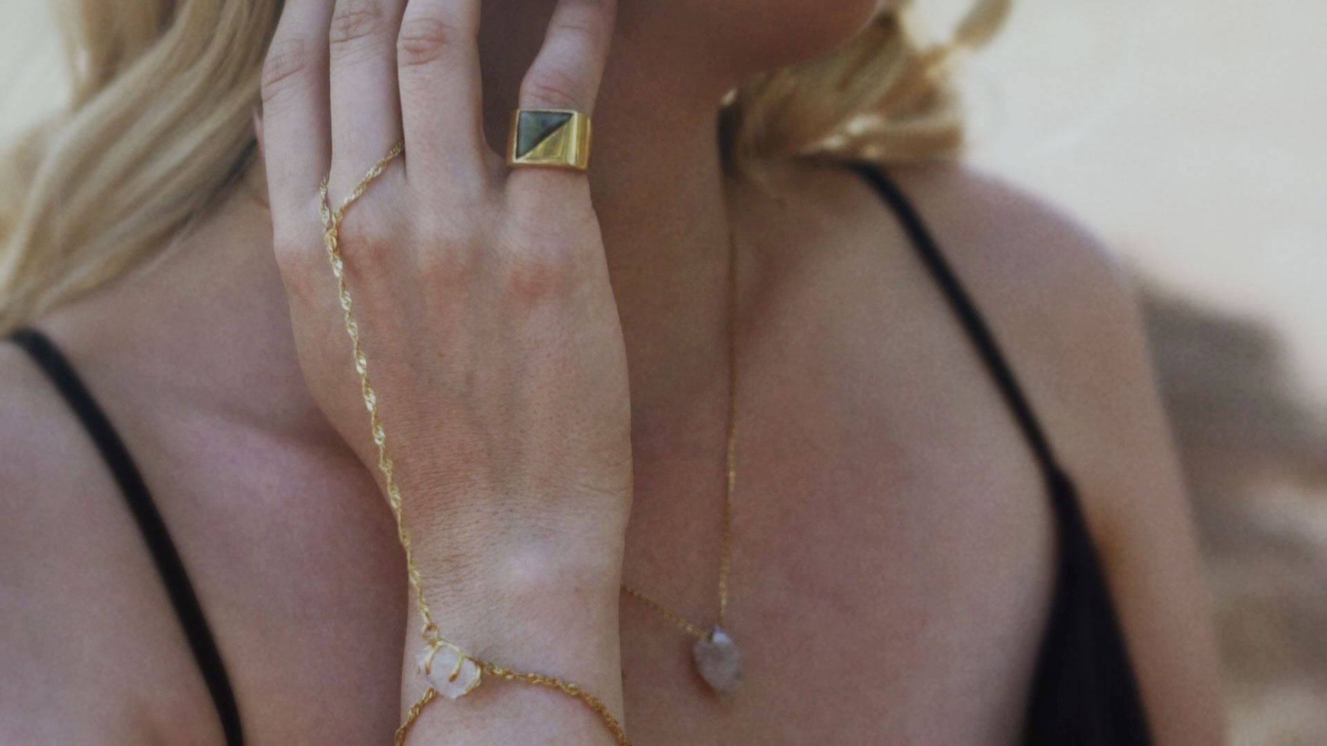 spot publicitario joyeria Deltum Jewelry