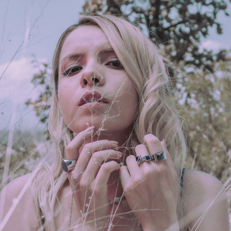 video campaña redes sociales Deltum jewelry